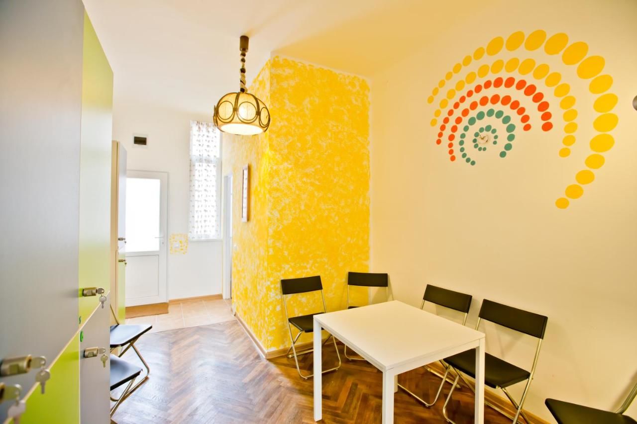 Хостелы Centrum House Hostel Брашов-30