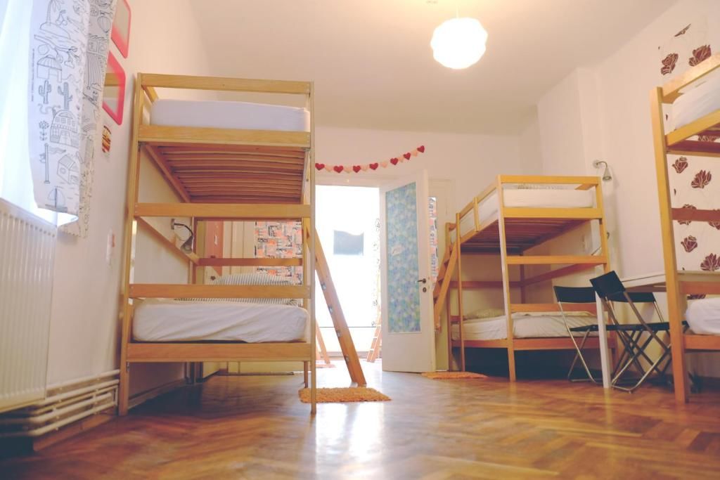Хостелы Centrum House Hostel Брашов-42